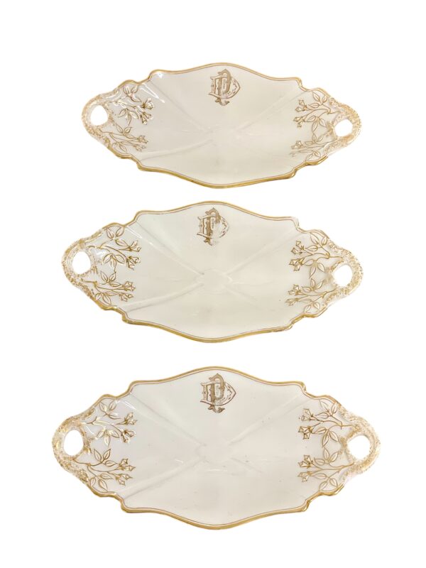19th Century Dinner Service for 12 in Fine Limoges Porcelain with Gilded Rim