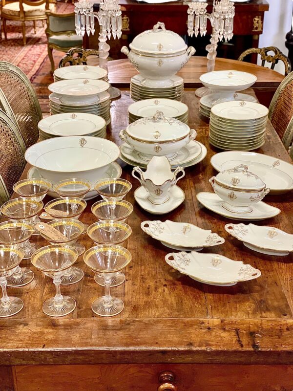 19th Century Dinner Service for 12 in Fine Limoges Porcelain with Gilded Rim