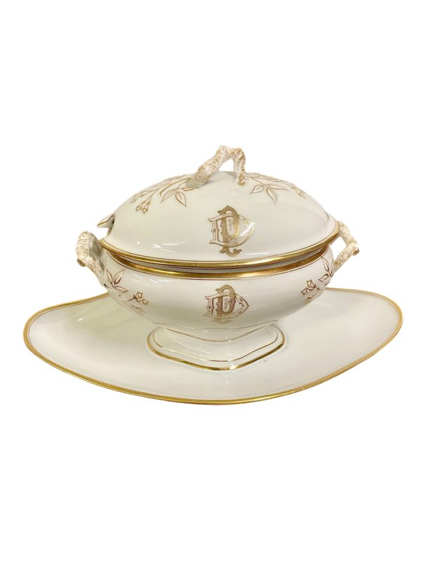 19th Century Dinner Service for 12 in Fine Limoges Porcelain with Gilded Rim