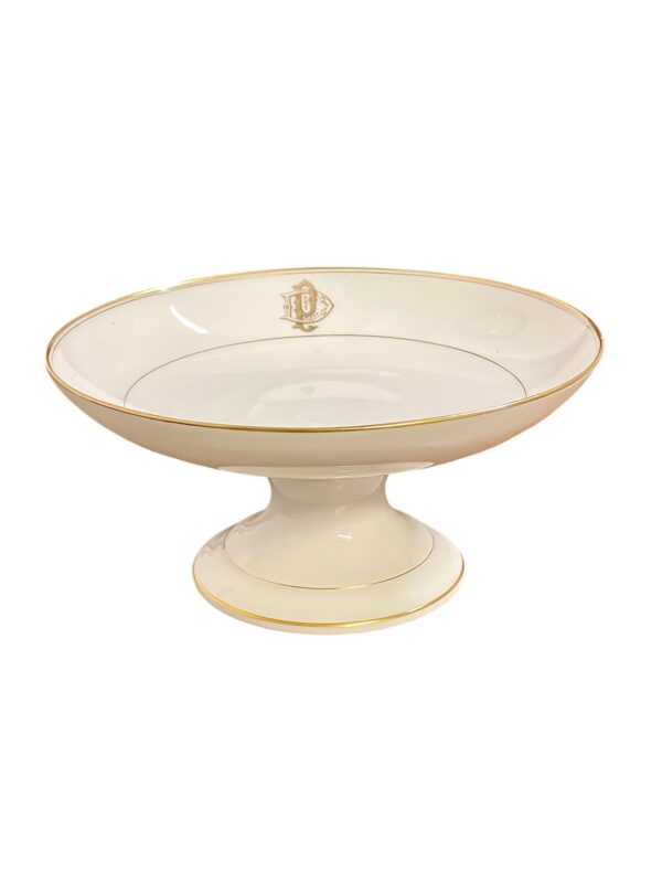 19th Century Dinner Service for 12 in Fine Limoges Porcelain with Gilded Rim