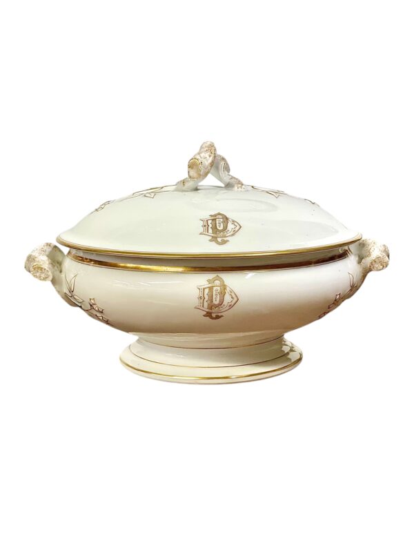 19th Century Dinner Service for 12 in Fine Limoges Porcelain with Gilded Rim