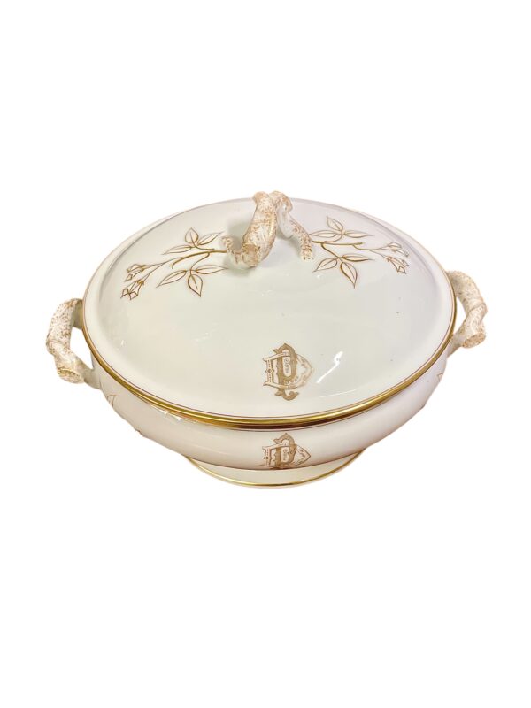 19th Century Dinner Service for 12 in Fine Limoges Porcelain with Gilded Rim