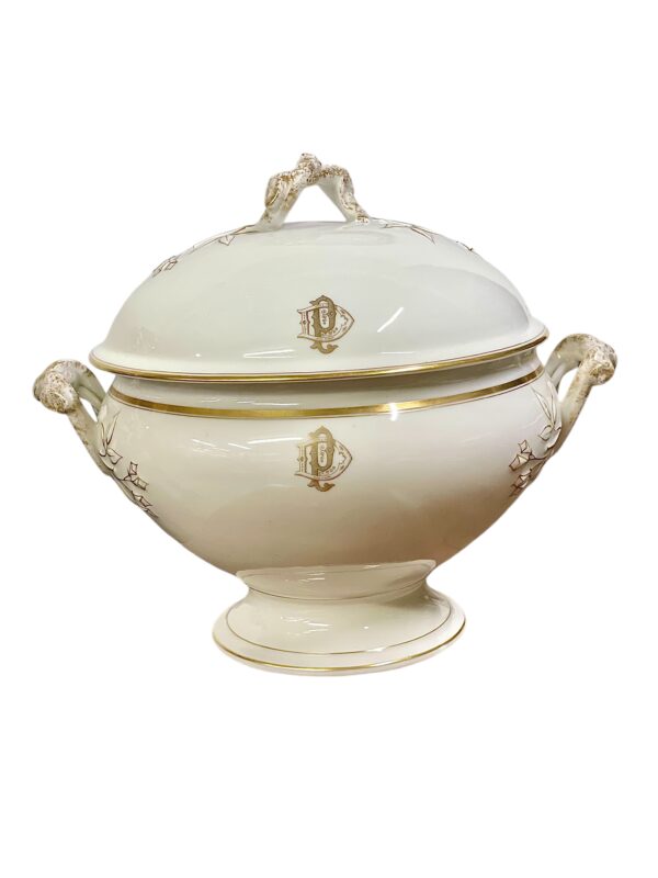 19th Century Dinner Service for 12 in Fine Limoges Porcelain with Gilded Rim