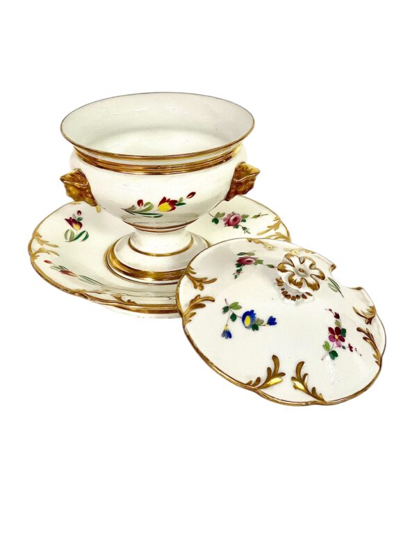 19th Century Pair of Paris Porcelain Lidded Confituriers with Fixed Underplates - Image 12