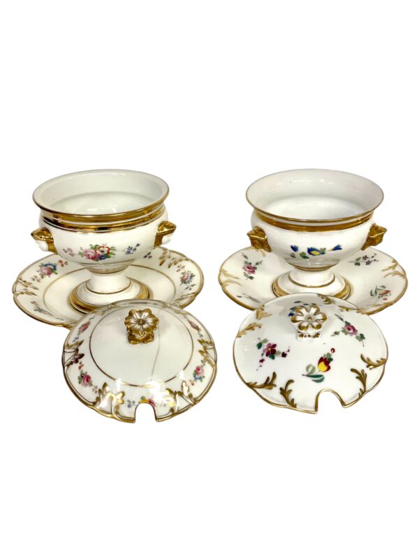 19th Century Pair of Paris Porcelain Lidded Confituriers with Fixed Underplates - Image 16