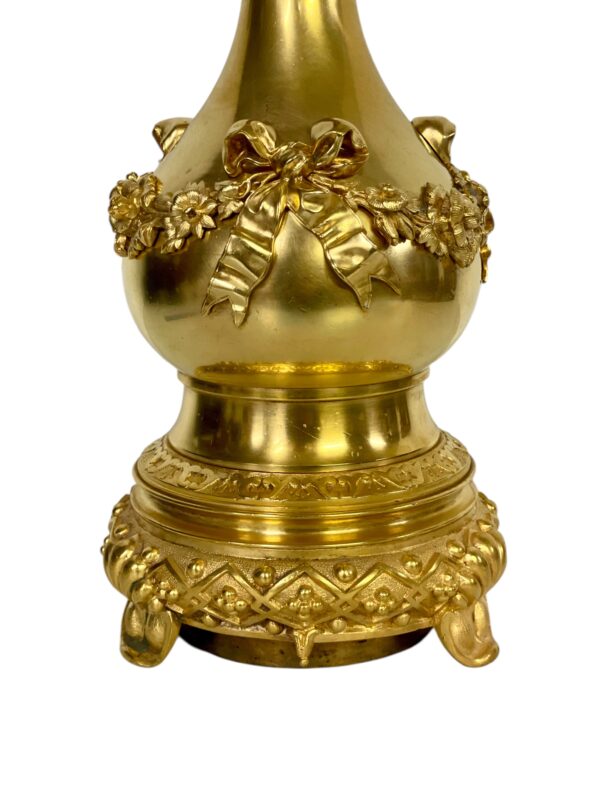 Louis XVI Gilt Bronze Table Lamp with Roses and Ribbons, 19th Century - Image 3