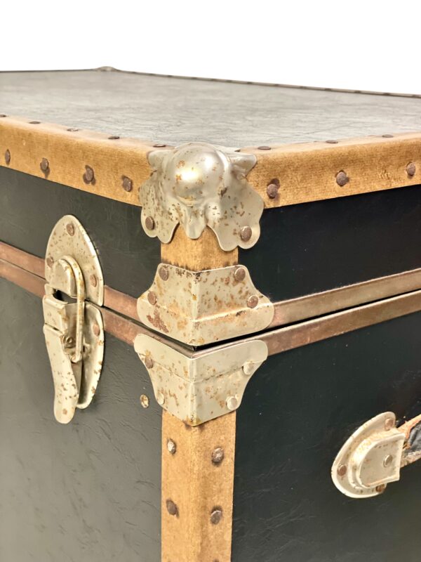 Vintage Flat Top Steamer Trunk, 20th Century