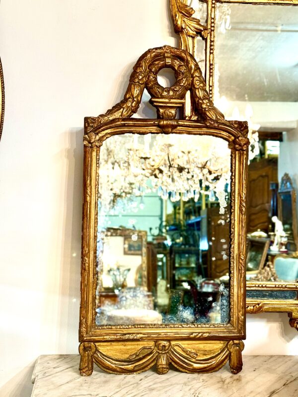 18th Century Louis XVI Giltwood Mirror with Laurel Crest and Draped Base - Image 8