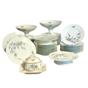 Porcelain Dinner Service of 43 Pieces with Blue Floral and Bird Motifs